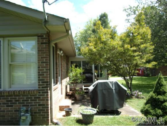27 Resada Drive - Photo 3