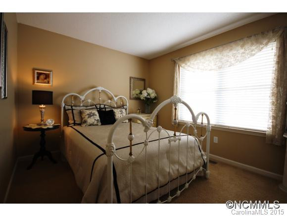 88 East Danbury Lane - Photo 9
