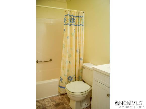 15 Lake Drive, D-1 - Photo 14