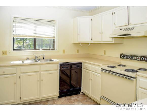15 Lake Drive, D-1 - Photo 6