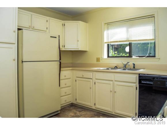 15 Lake Drive, D-1 - Photo 7