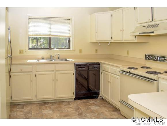 15 Lake Drive, D-1 - Photo 8