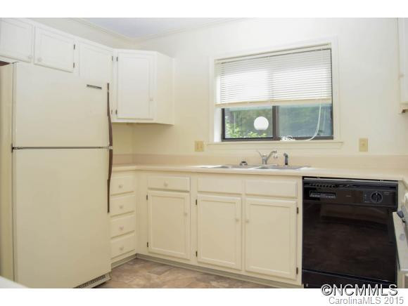 15 Lake Drive, D-1 - Photo 9