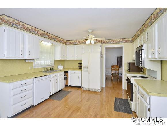 3200 Hickory Hill Road - Photo 7