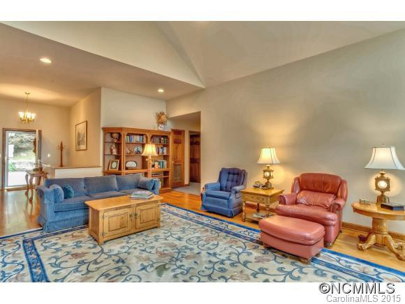 1571 Hemlock Trail - Photo 4
