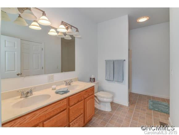 101 W College Street - Photo 7