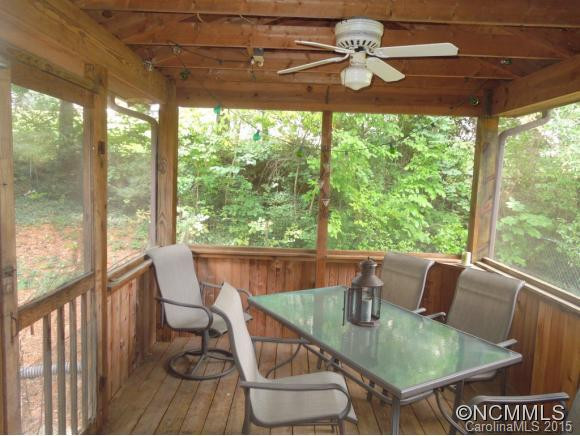 404 HILLCREST CIRCLE - Photo 12
