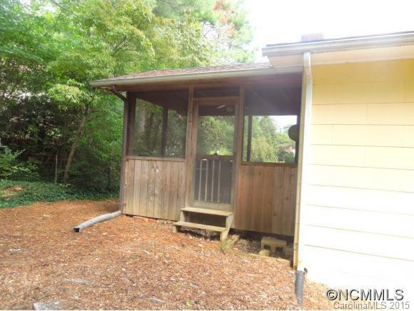 404 HILLCREST CIRCLE - Photo 14
