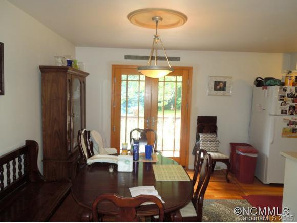 404 HILLCREST CIRCLE - Photo 3