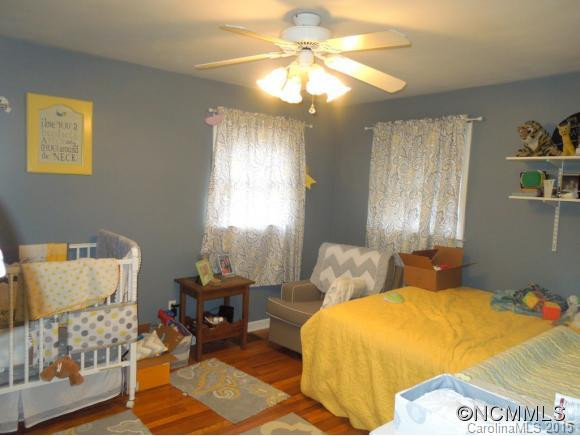 404 HILLCREST CIRCLE - Photo 7