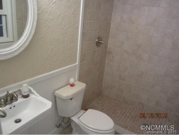 33 Imperial Court - Photo 18