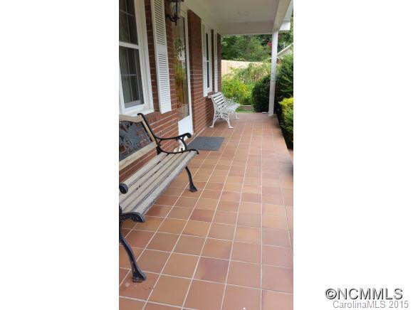 6 Crestview Court - Photo 2