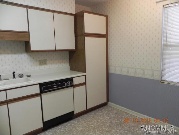 1003 Abbey Circle - Photo 3
