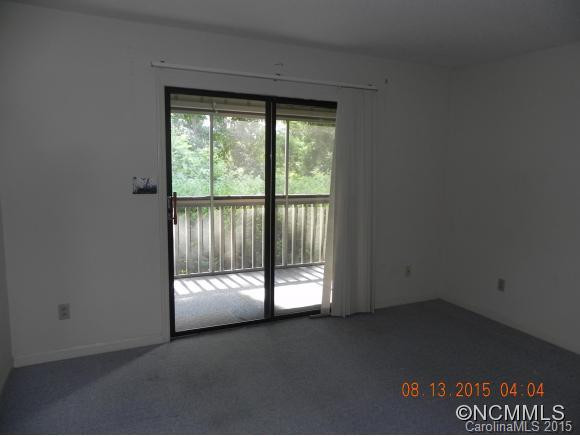1003 Abbey Circle - Photo 4