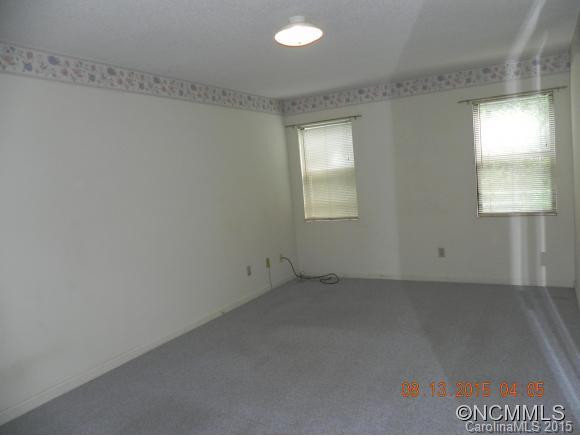 1003 Abbey Circle - Photo 8
