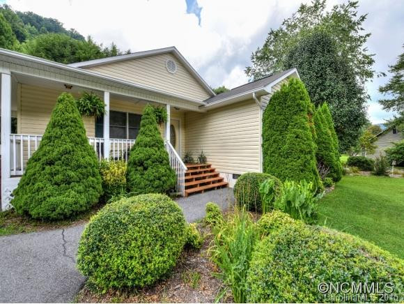 53 GARDEN Court - Photo 2