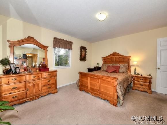 53 GARDEN Court - Photo 12