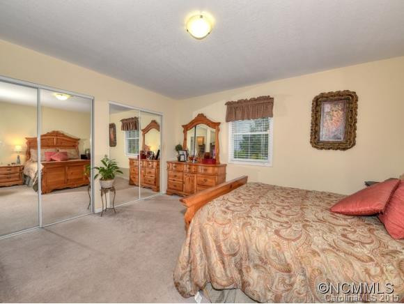 53 GARDEN Court - Photo 15