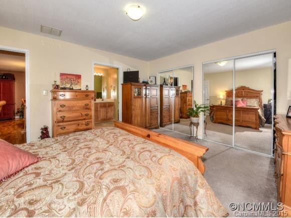 53 GARDEN Court - Photo 16