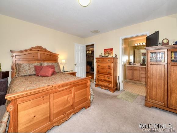 53 GARDEN Court - Photo 17