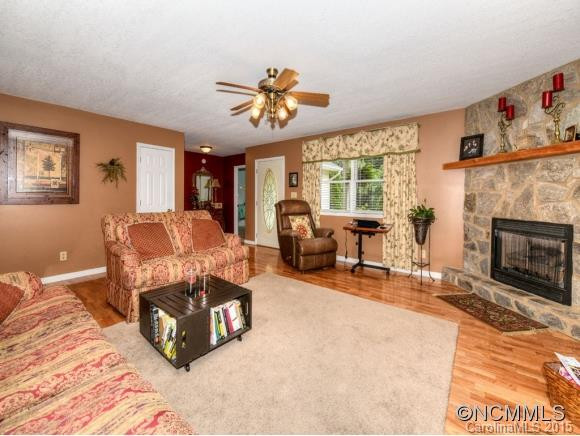 53 GARDEN Court - Photo 4