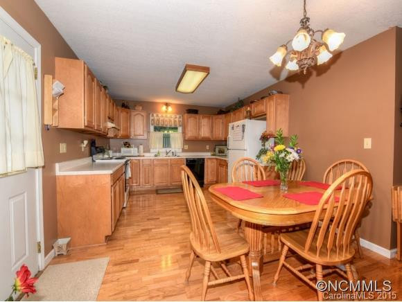 53 GARDEN Court - Photo 8