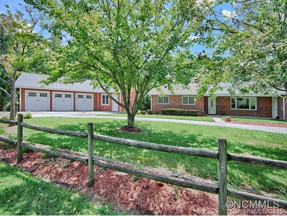 240 HOOPERS CREEK RD - Photo 3