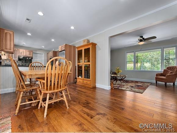 240 HOOPERS CREEK RD - Photo 8