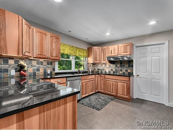 240 HOOPERS CREEK RD - Photo 10