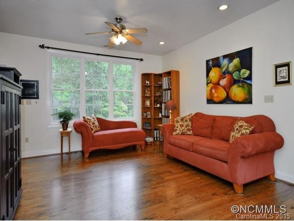 23 WESTWOOD DRIVE - Photo 4