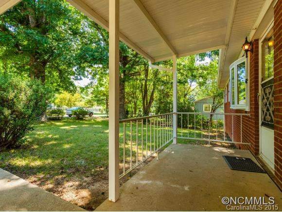 105 Dellwood Ave - Photo 5