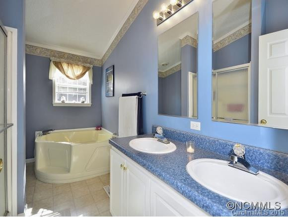 325 RIDGEWAY DRIVE - Photo 12