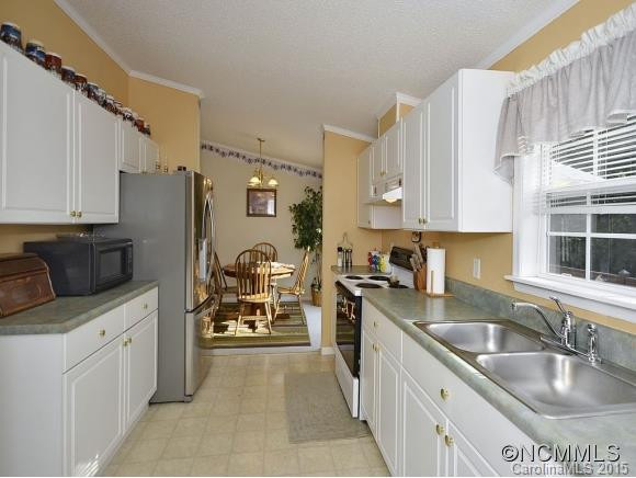 325 RIDGEWAY DRIVE - Photo 7