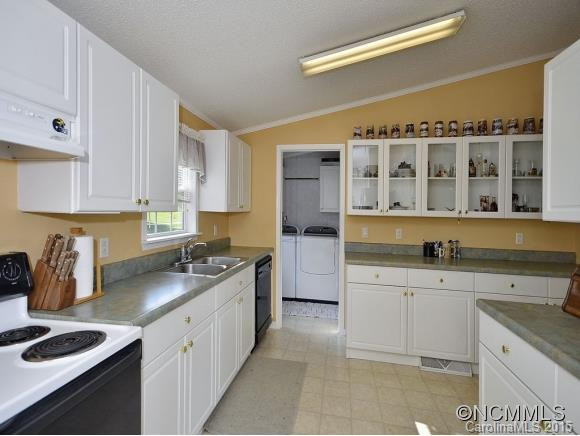 325 RIDGEWAY DRIVE - Photo 8