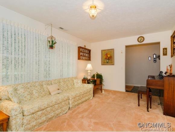 201 Shannon Road - Photo 3