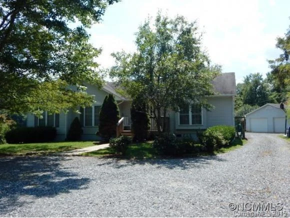 215 GREEN MEADOW LANE