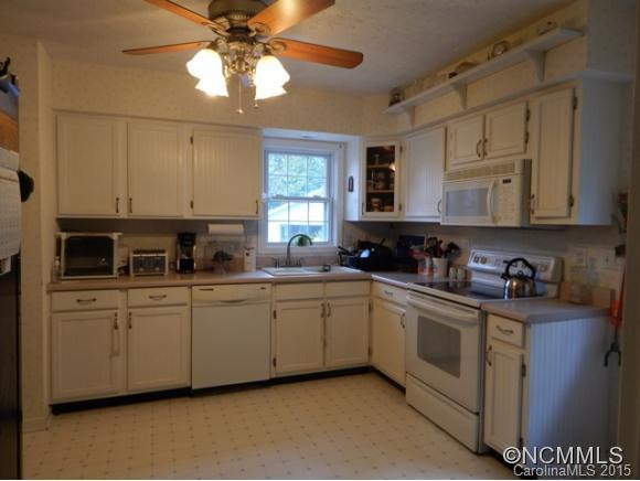 215 GREEN MEADOW LANE - Photo 4
