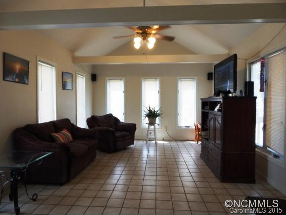 215 GREEN MEADOW LANE - Photo 7