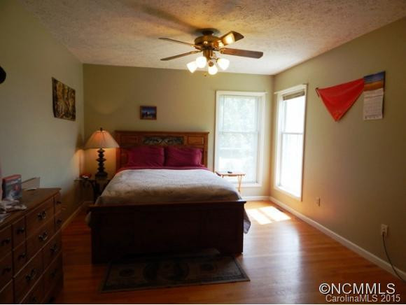 215 GREEN MEADOW LANE - Photo 8