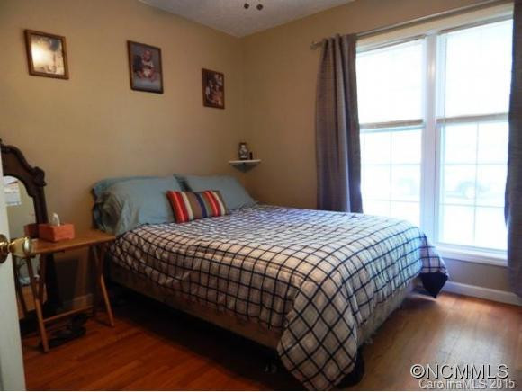 215 GREEN MEADOW LANE - Photo 9