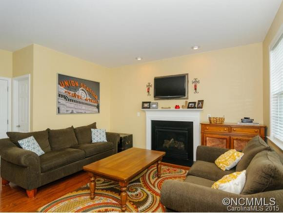 19 Woodthorn Road - Photo 4