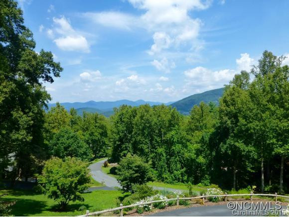 121 Stonecrest Drive - Photo 2