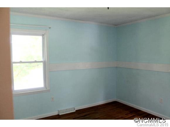 145 Pine Avenue - Photo 5