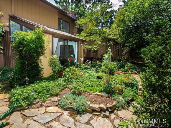 102 Crowfields Drive - Photo 14