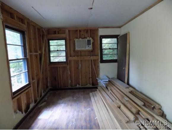 102 Spruce Hill - Photo 3