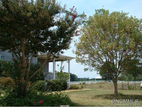 225 Gunns Road - Photo 2