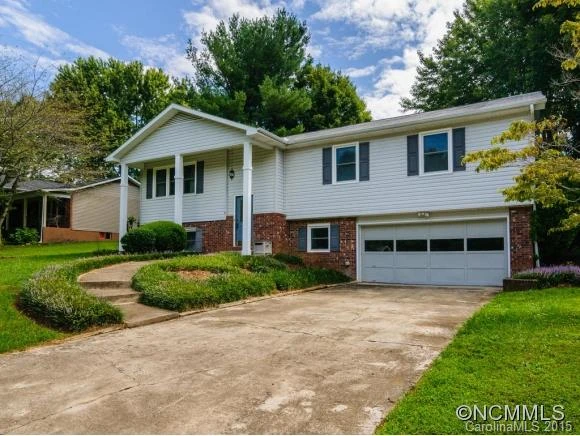7 Fox Hollow Court