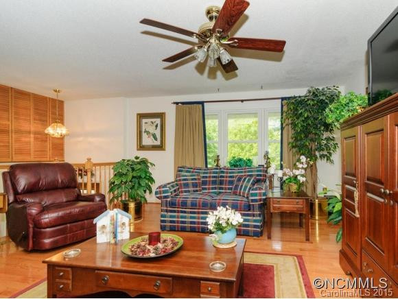 7 Fox Hollow Court - Photo 6