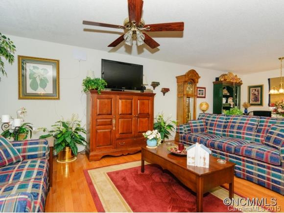7 Fox Hollow Court - Photo 7