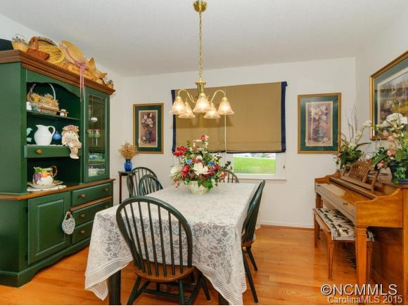 7 Fox Hollow Court - Photo 8